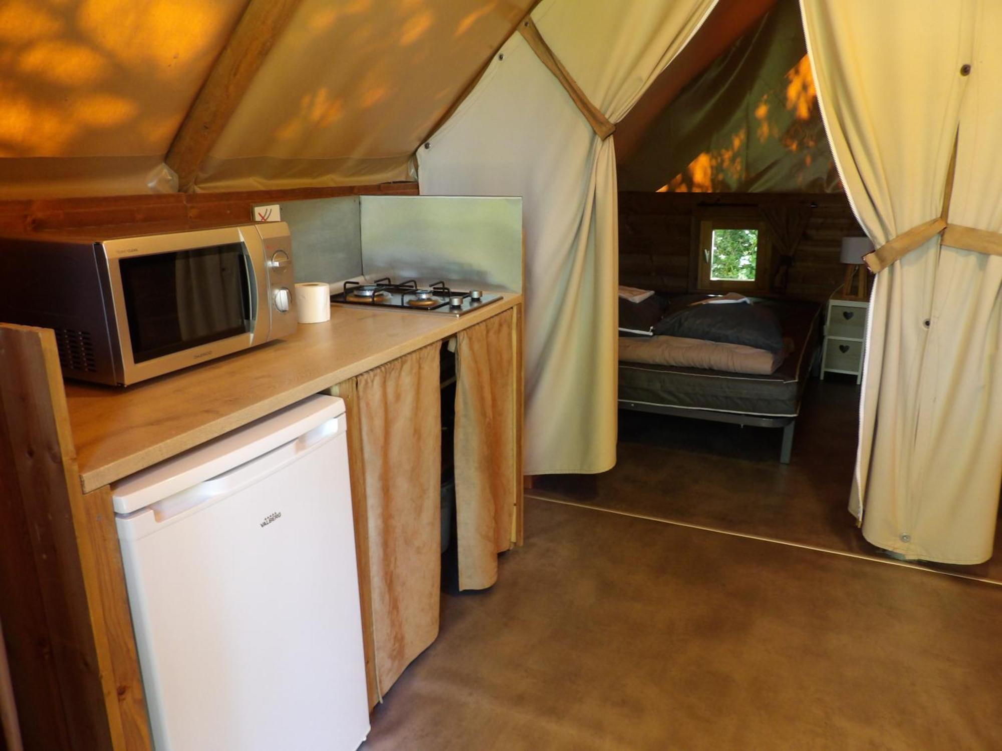 Camping Smile&Braudieres Mézières-sous-Lavardin Exterior foto